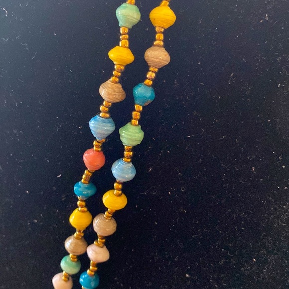 2 unusual multi colored African paper beaded necklaces. - Picture 7 of 8